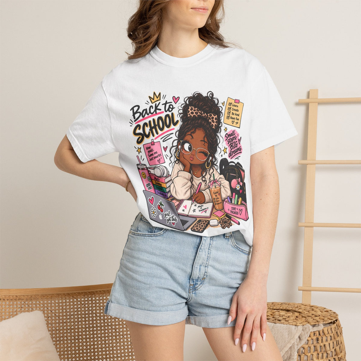Muta study desk graphic tee