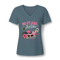 T-shirt col V « No Plans Just Vibes » Muta, porté de face