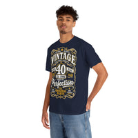 T-shirt « Aged to Perfection » 1986 Muta coloris Navy, porté de face