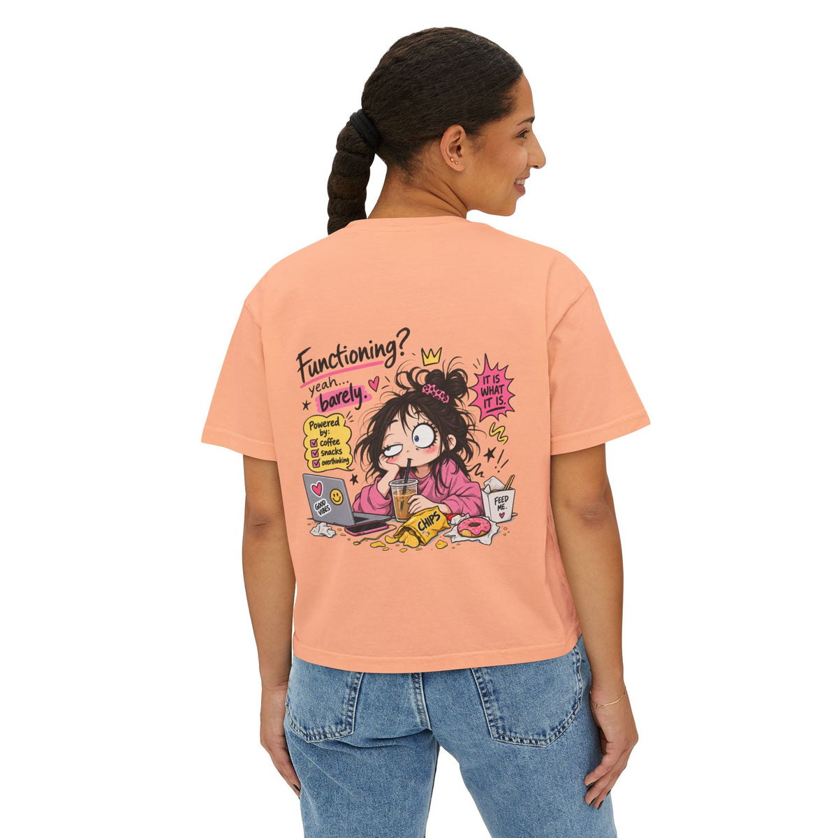 T-shirt boxy « Functioning? Yeah…Barely » Muta, détail de l'imprimé