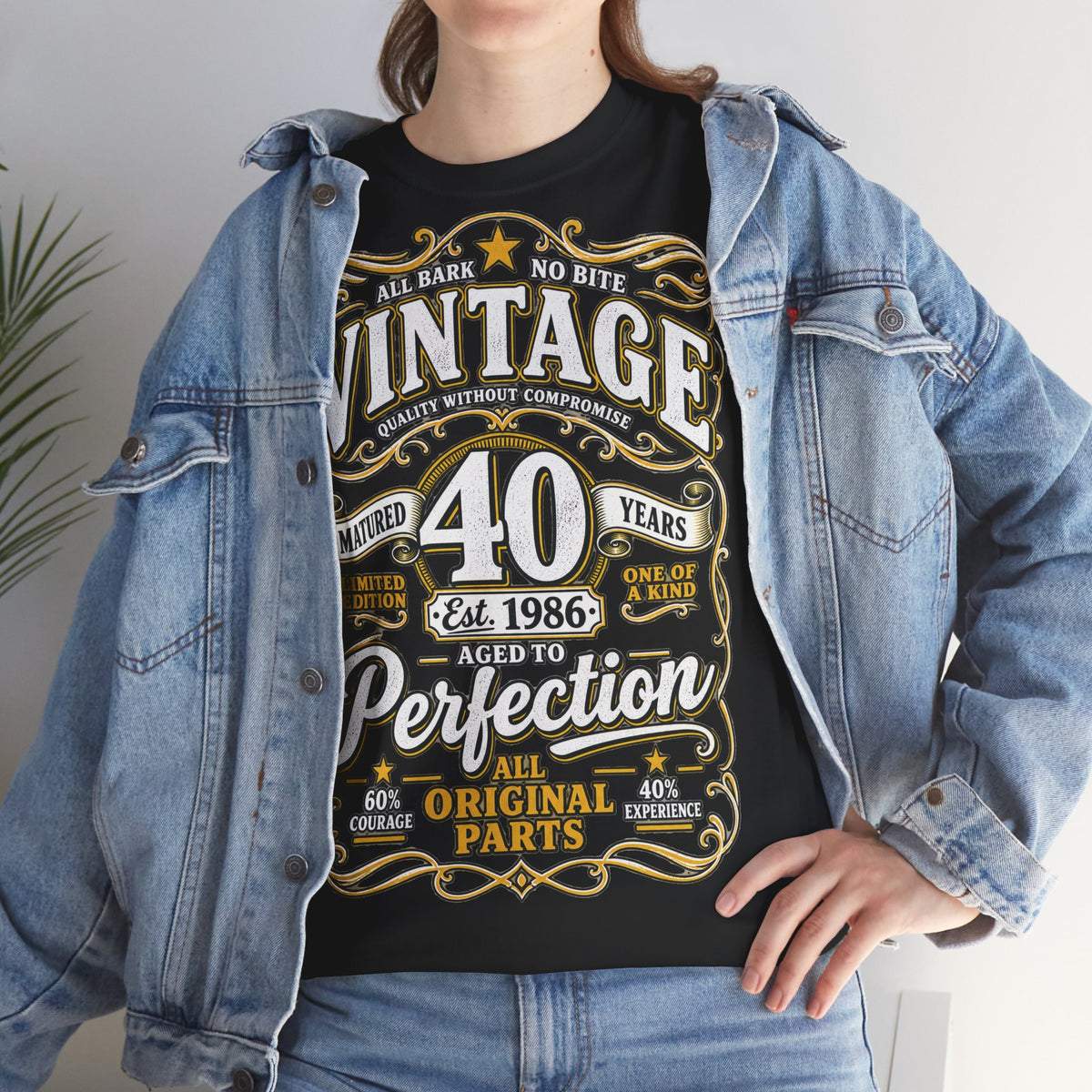 T-shirt « Aged to Perfection » 1986 Muta coloris Black, porté de face