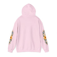 Hoodie Muta, détail des fleurs sur les deux manches