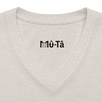 T-shirt col V Muta, détail de l'encolure en V