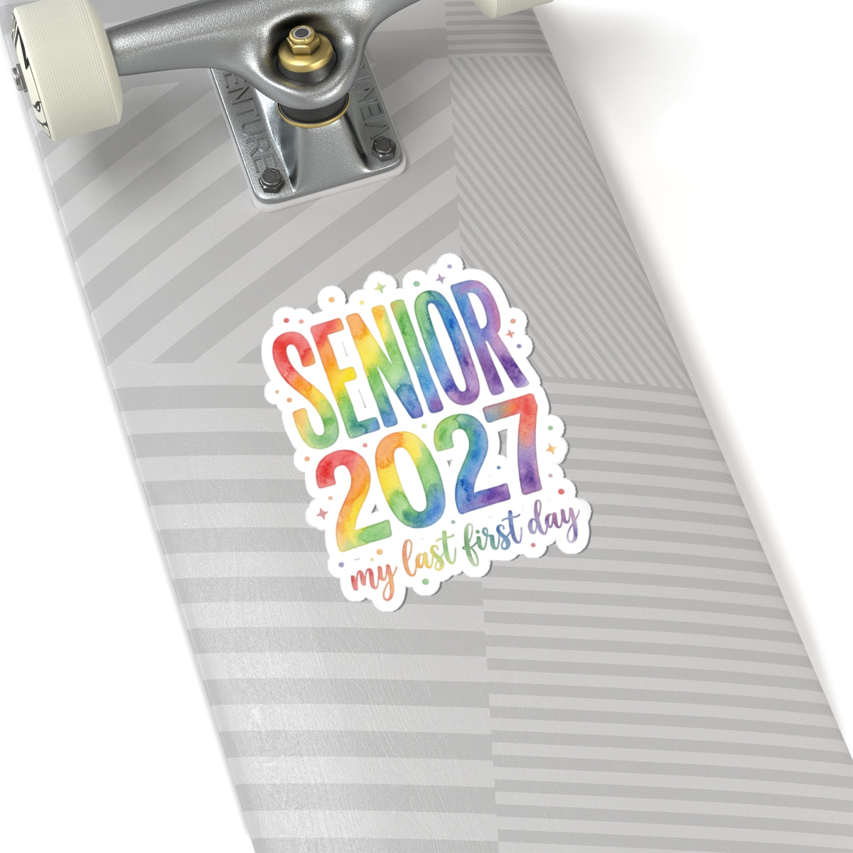 Sticker « Senior 2027 » Muta, détail de la découpe