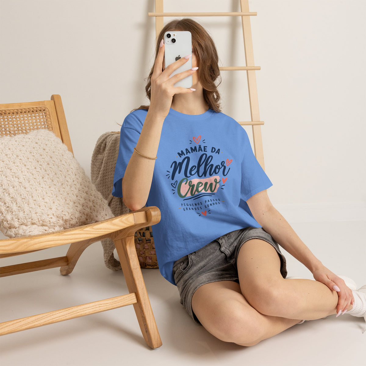 T-shirt « Mamãe da Melhor Crew » Muta en coton 100%, porté en intérieur