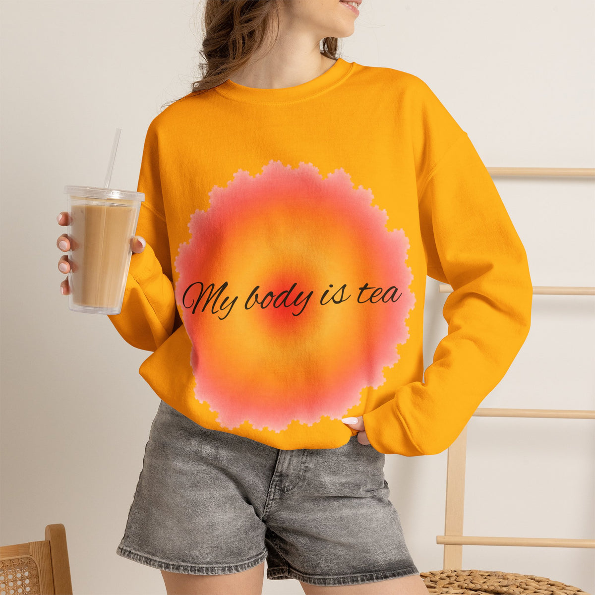 Sweat-shirt « My Body Is Tea » Muta, vue de trois quarts