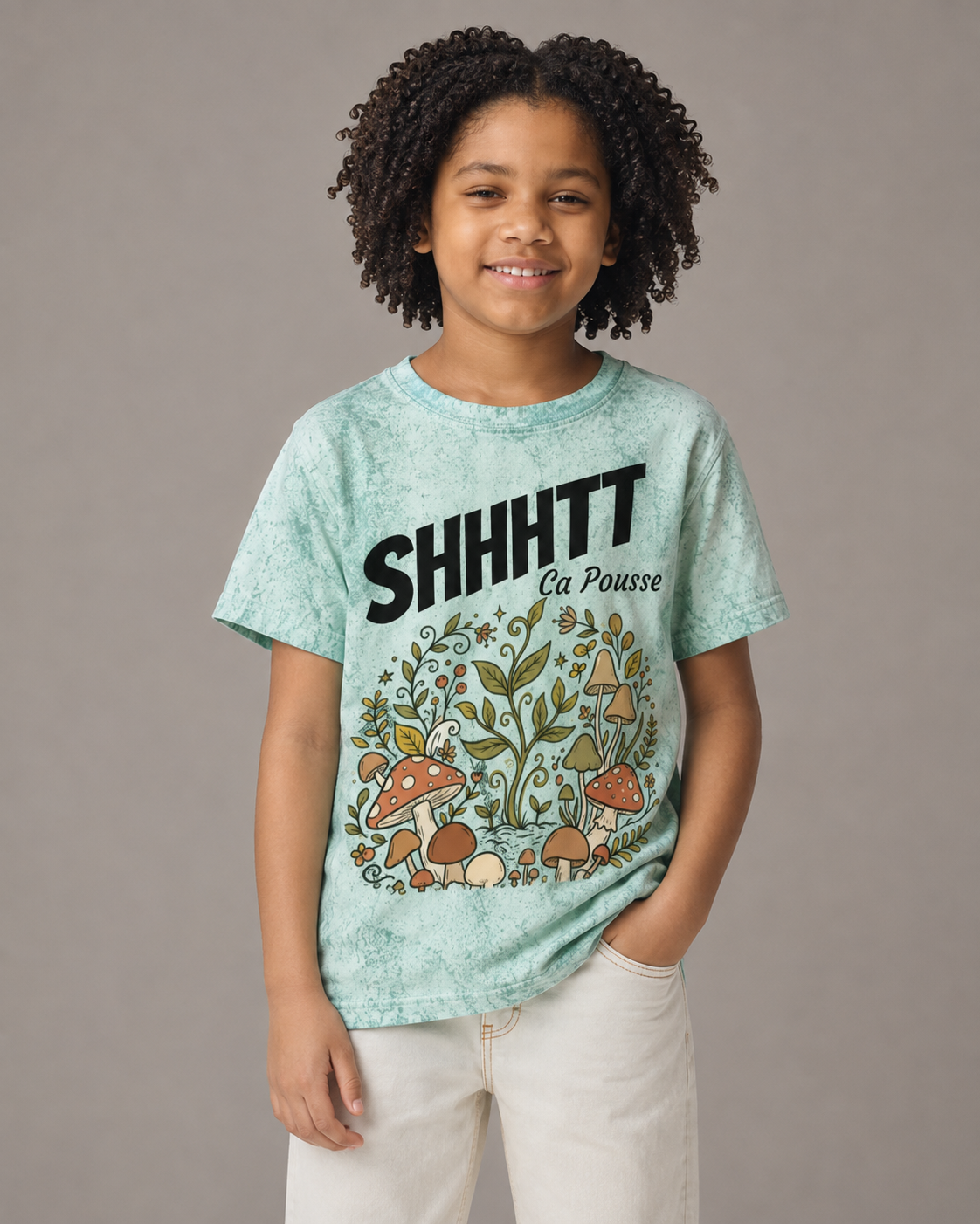 T-shirt enfant « SHHHTT Ça Pousse » Muta, porté de face