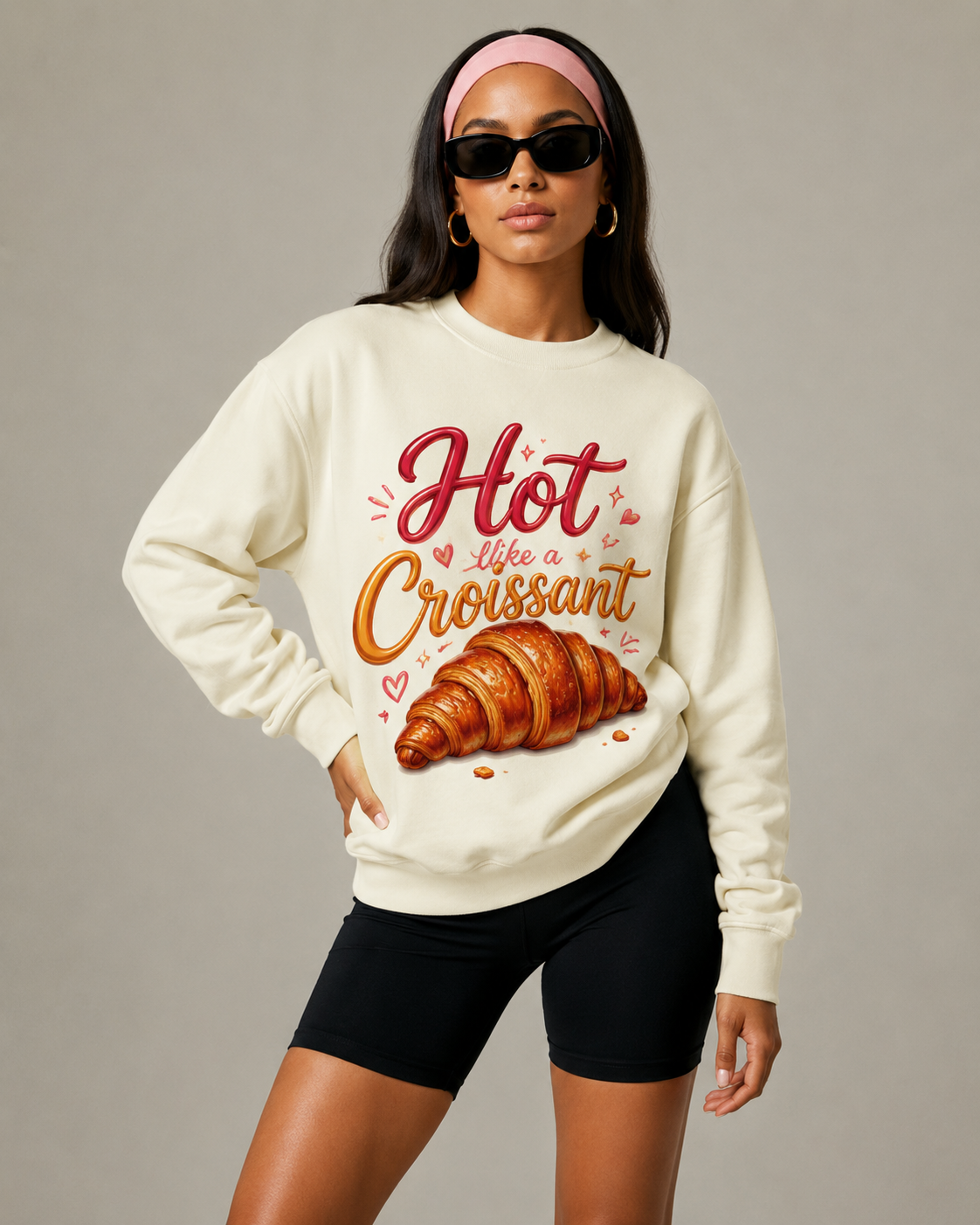 Sweat-shirt « Paris Croissant » Muta coloris Pistachio, porté de face