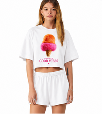 T-shirt court « Scooping Up Good Vibes » Muta coloris Vintage White, porté de face