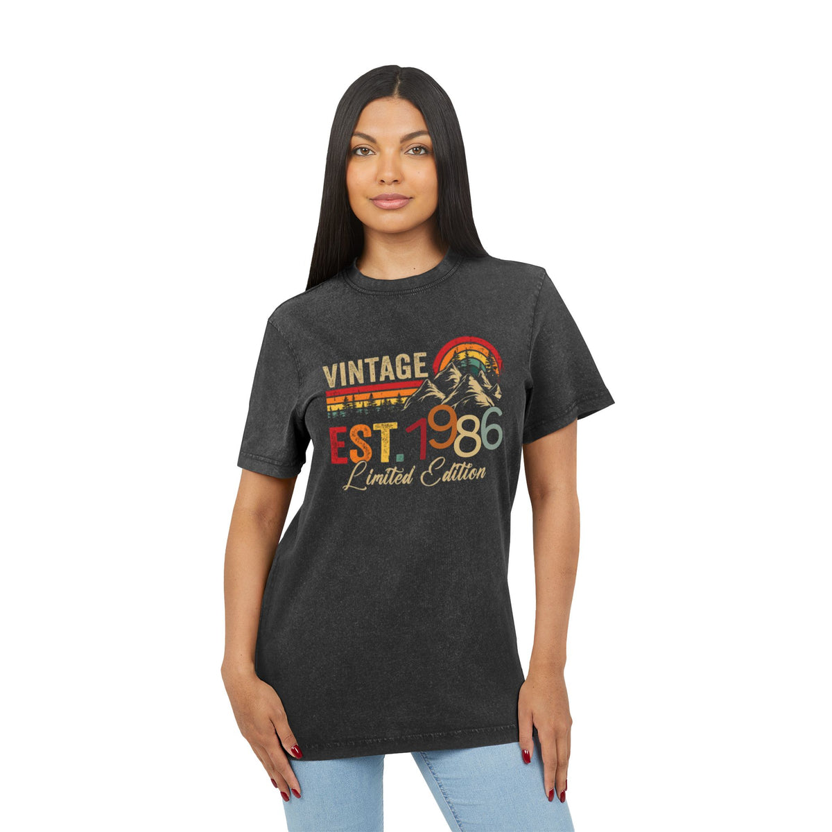 T-shirt acid wash « EST. 1986 » Muta, à plat sur fond clair