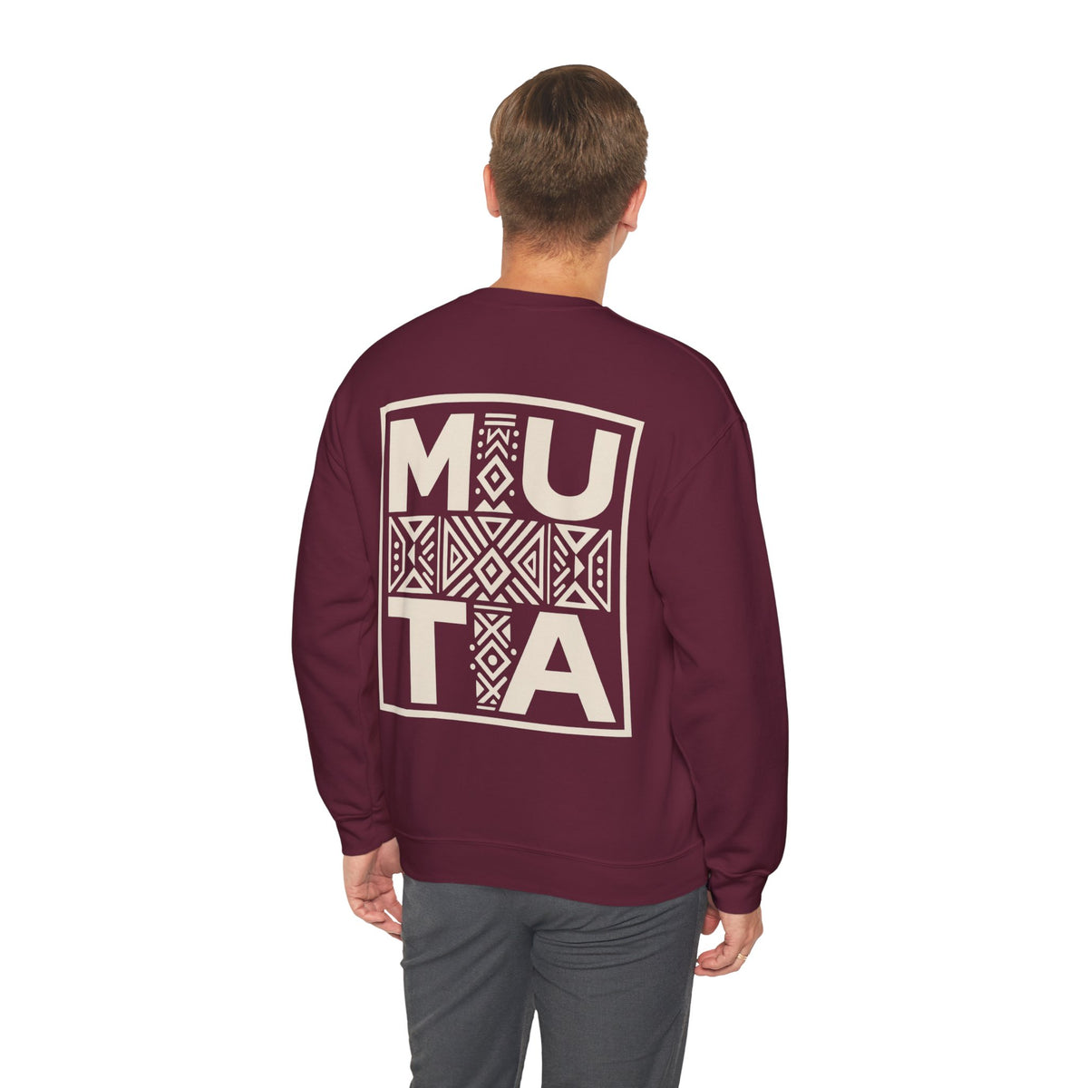 Sweat-shirt « MUTA Tribal Cross », détail du col rond côtelé