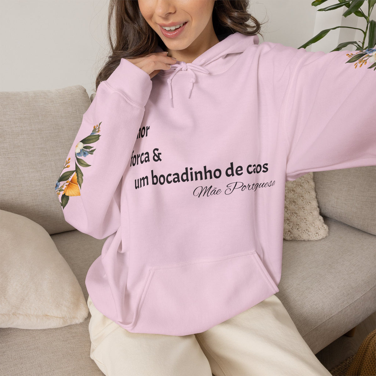 Hoodie Muta, vue produit sur mannequin