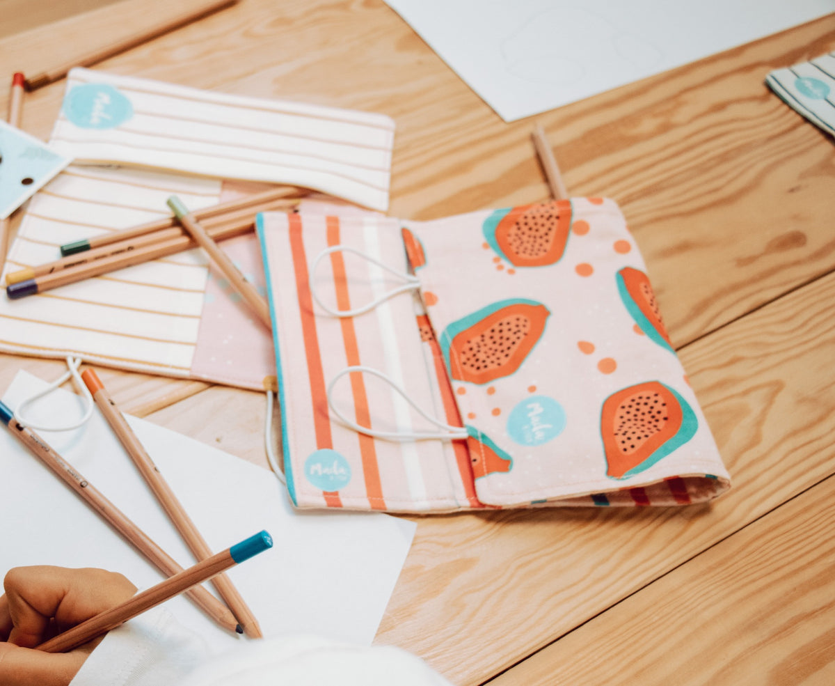 Trousse longue Papaya en toile de coton Muta, fabriquée au Portugal