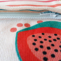 Trousse longue Papaya Muta, détail de l'imprimé exclusif
