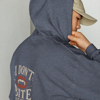 Sweat à capuche « I don't bite » Muta coloris Heather Sport Dark Navy, vue de dos alternative